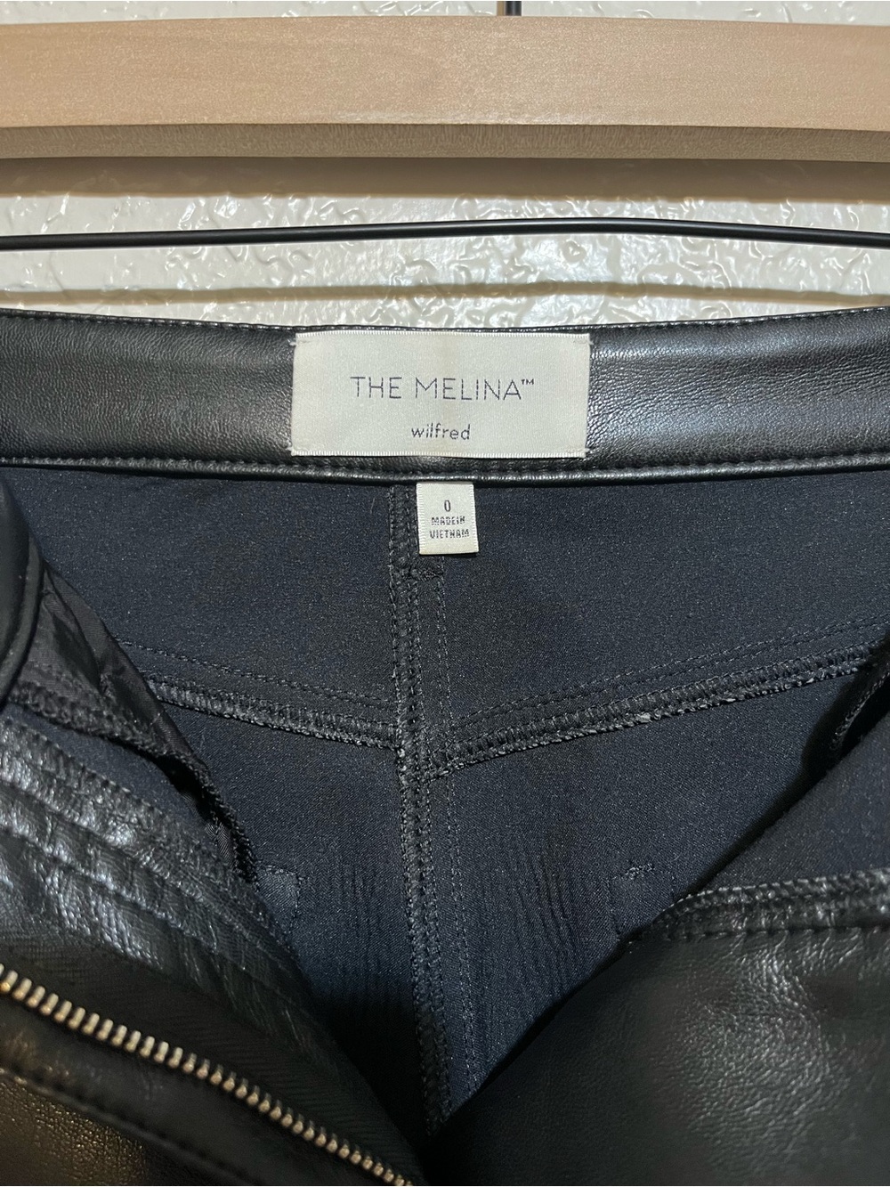 Aritzia Wilfred Melina Vegan Leather Pants Size 0 - Picture 5 of 9